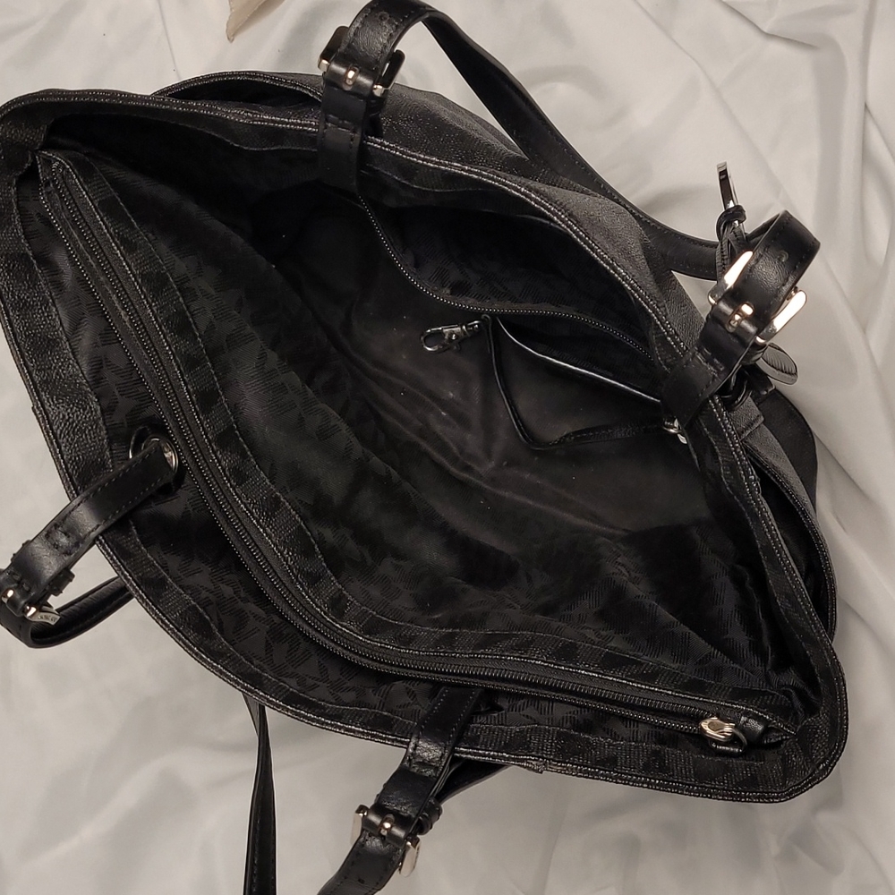 Handbag - Picture 2 of 5
